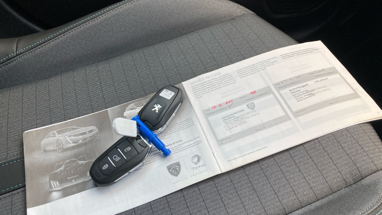 Peugeot 208 1.2 PureTech 100 Allure Premium + 5dr Petrol Hatchback